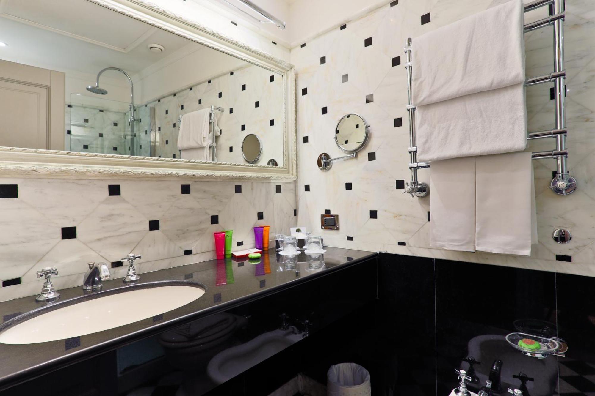 The Inn At The Roman Forum Luxury Collection - The Inn At The Roman Forum Rum bild